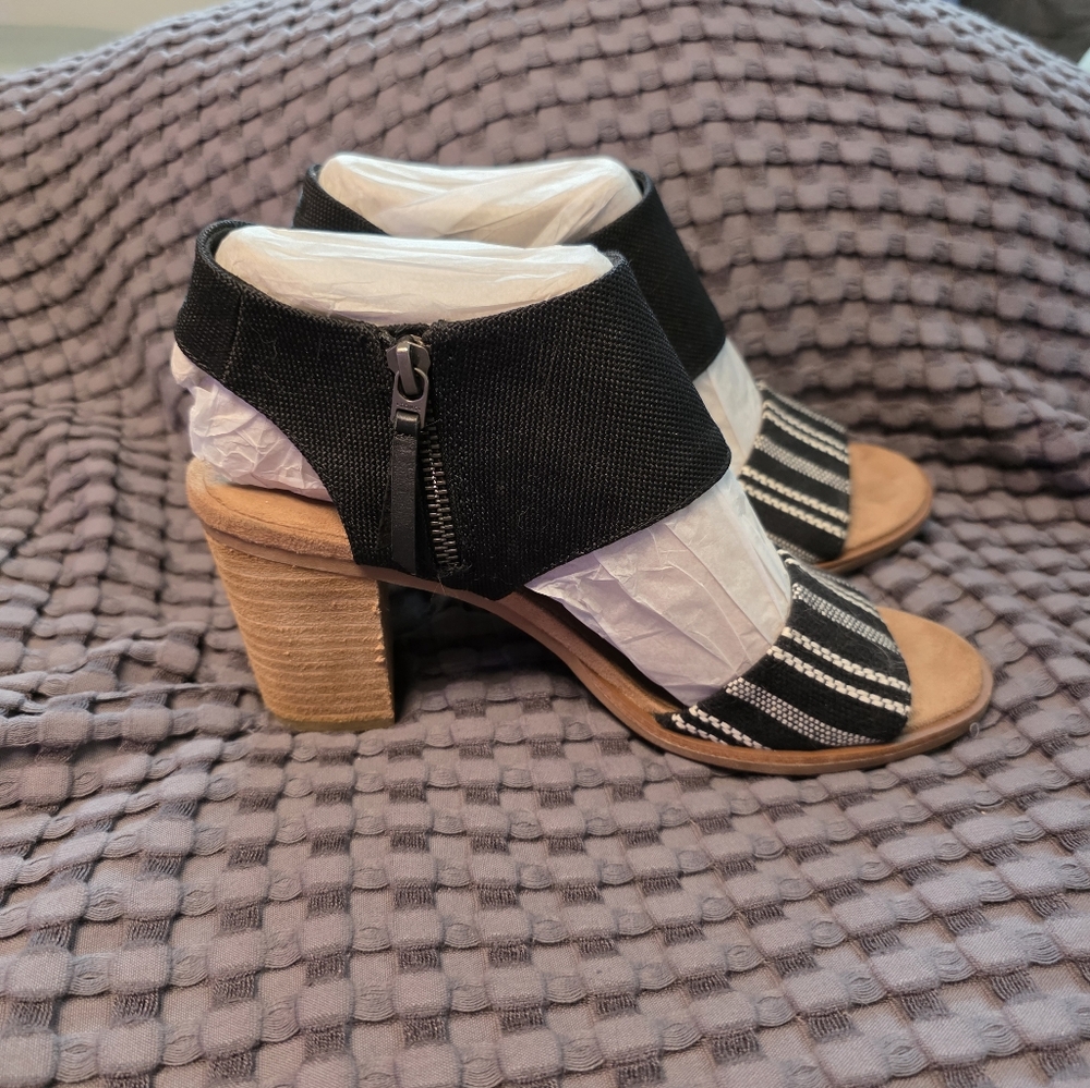 Toms Black and Tan Sandals with Minimalist Design